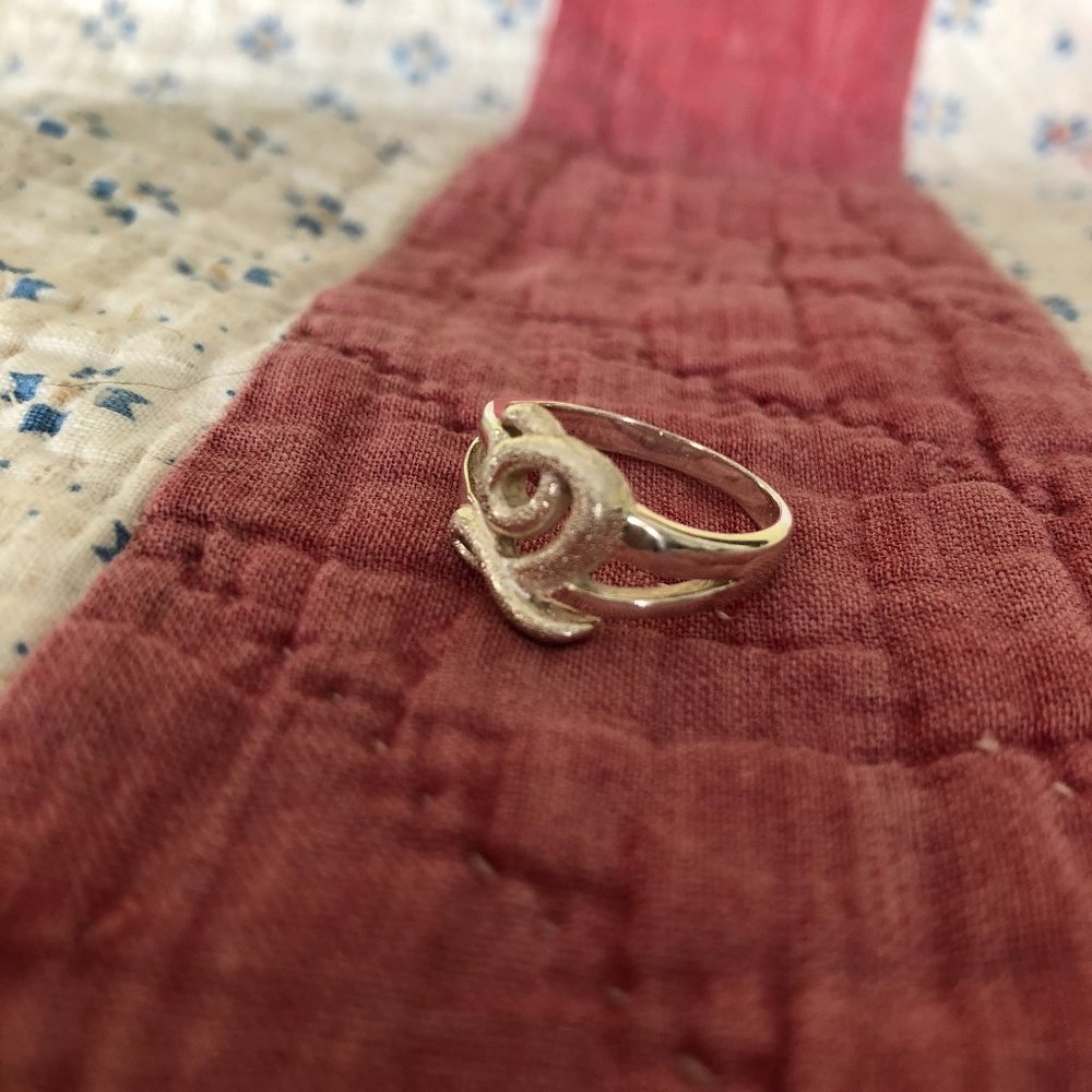 Sterling Silver Initial Q Ring Size 7 - image 3